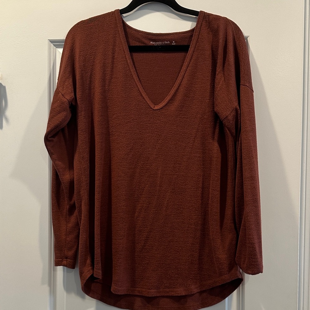 Abercrombie & Fitch Women's V-Neck reddish Brown Top, Size M
